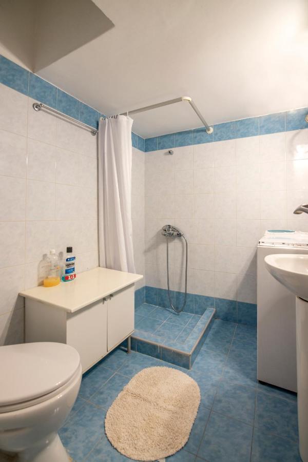 Blue & Red Apartment Athens Ngoại thất bức ảnh